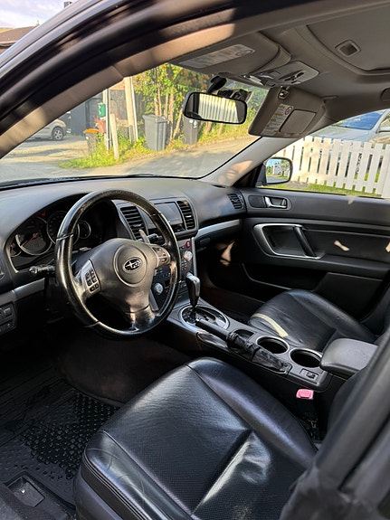 Subaru Legacy 5 of 8
