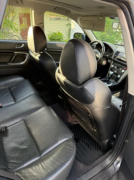 Subaru Legacy 7 of 8