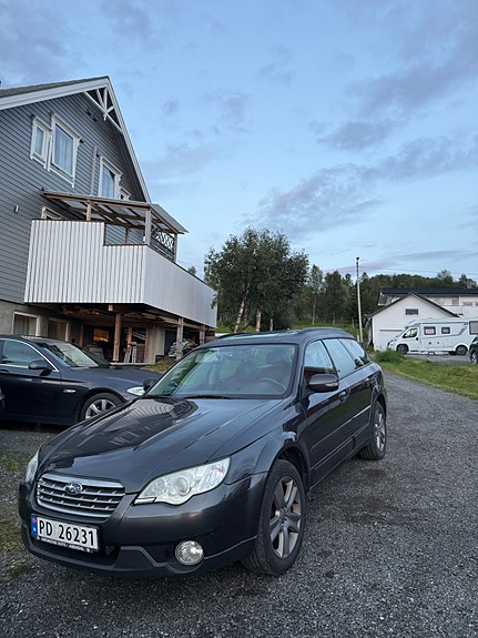 Subaru Legacy 2 of 8