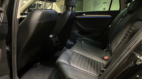Volkswagen Passat 16 of 30