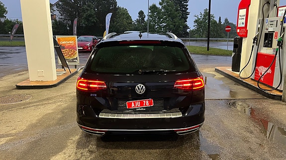 Volkswagen Passat 6 of 30