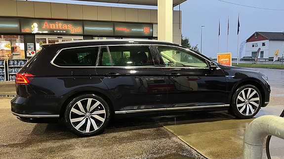Volkswagen Passat 8 of 30