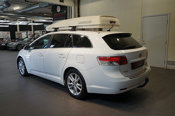 Toyota Avensis 5 of 5