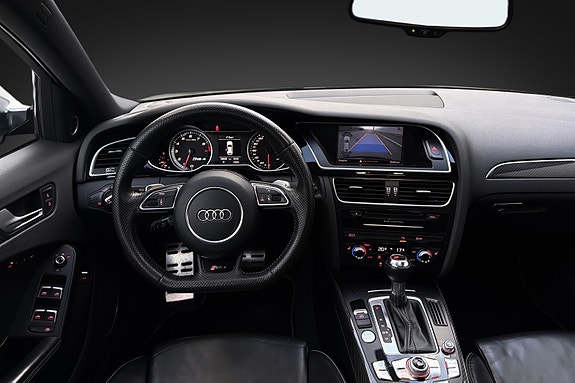 Audi RS4 16 of 24