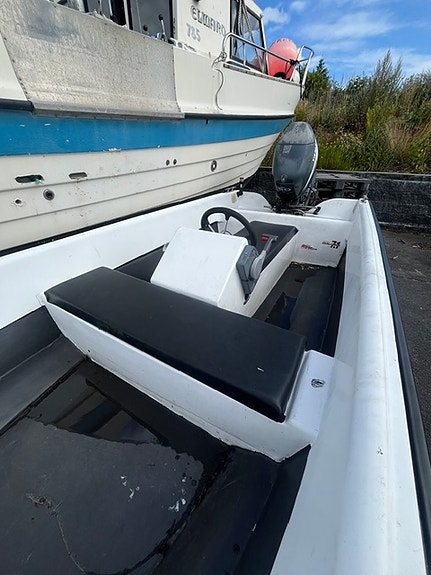 Selger en forsterket Musling 430 uten motor 6 of 8