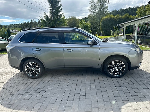 Mitsubishi Outlander 4 of 5