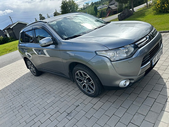 Mitsubishi Outlander 3 of 5