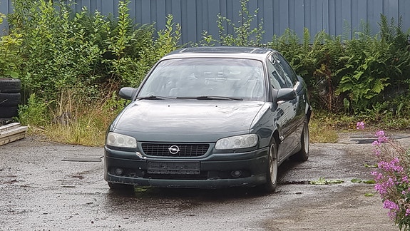 Opel Omega 18 of 18