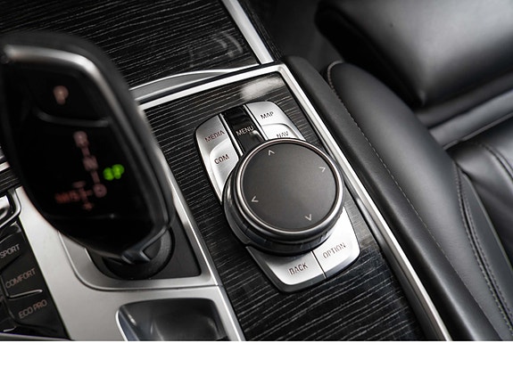 BMW 750d 19 of 30