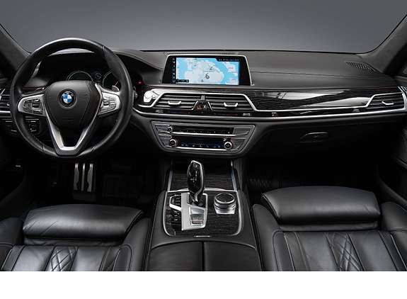 BMW 750d 13 of 30
