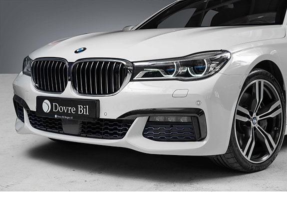 BMW 750d 2 of 30