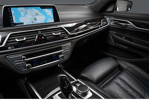 BMW 750d 16 of 30