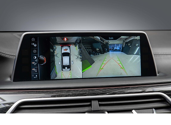 BMW 750d 21 of 30