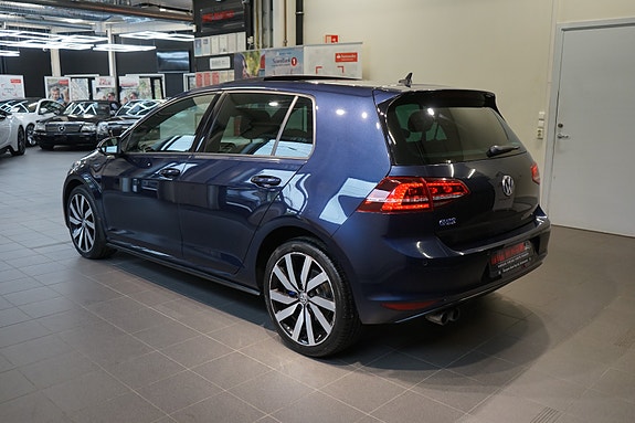 Volkswagen Golf VII 5 of 5