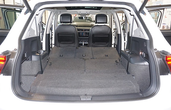 Volkswagen Tiguan Allspace 17 of 30