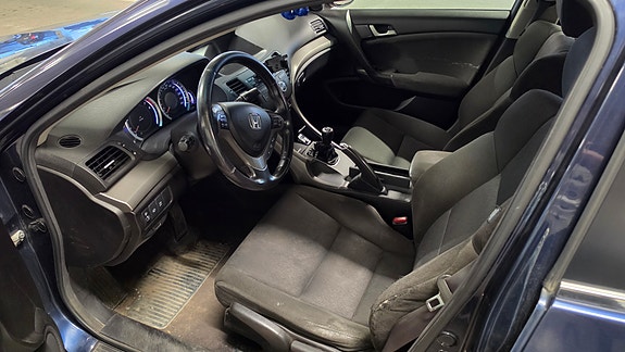 Honda Accord 7 of 10