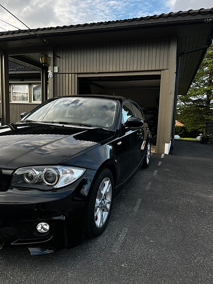 BMW 116i 4 of 5