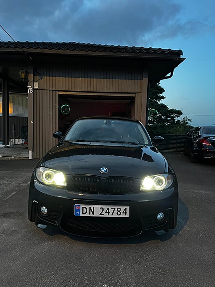 BMW 116i 2 of 5