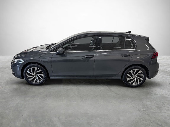 Volkswagen Golf VIII 2 of 5