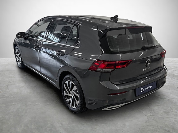 Volkswagen Golf VIII 3 of 5