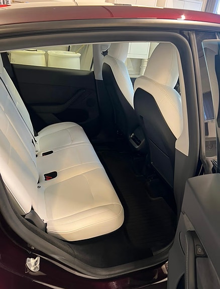 Tesla Model Y 13 of 14