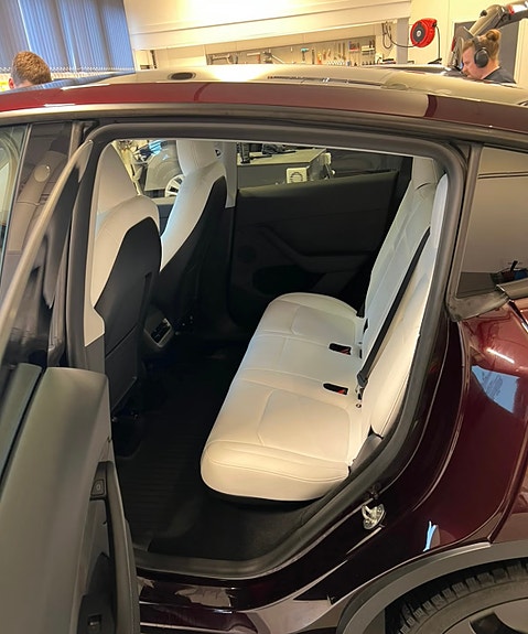 Tesla Model Y 12 of 14