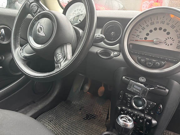 MINI Clubman One 18 of 23