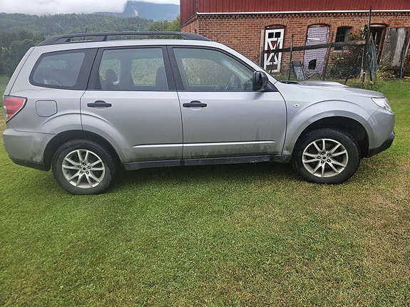 Subaru Forester 4 of 16