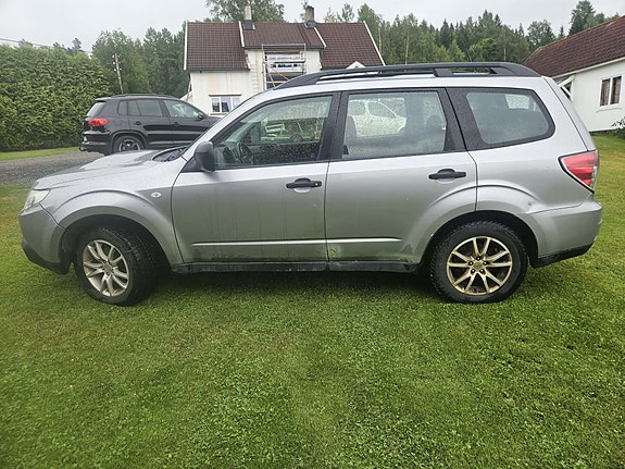 Subaru Forester 3 of 16