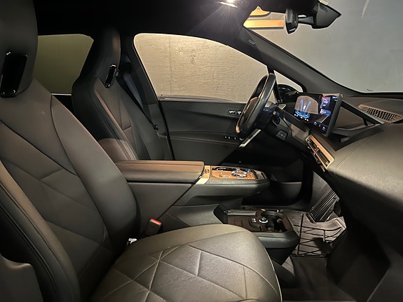 BMW iX 23 of 29