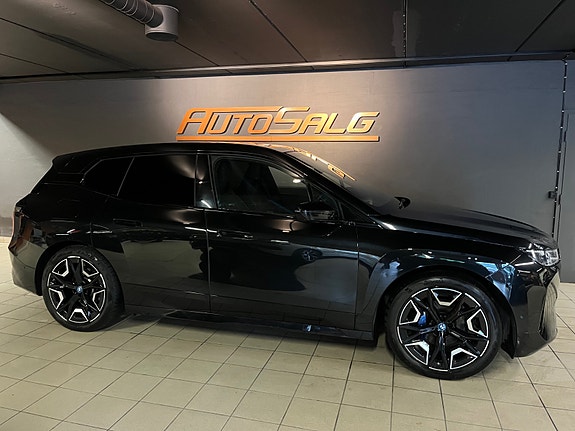 BMW iX 8 of 29