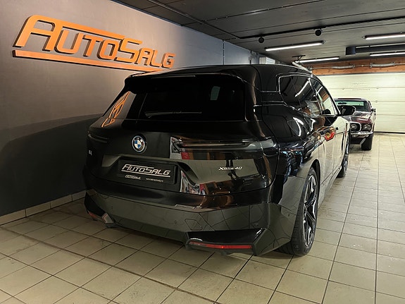 BMW iX 11 of 29