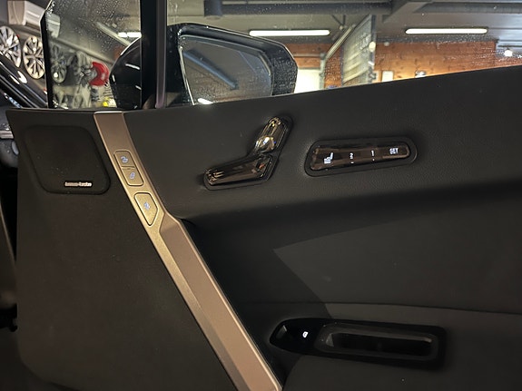 BMW iX 25 of 29