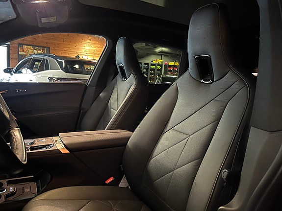 BMW iX 20 of 29