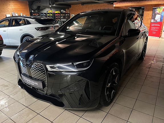 BMW iX 6 of 29