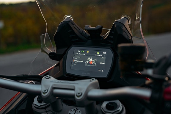 Ducati Multistrada V2 S 10 of 15
