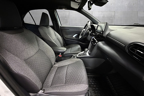 Toyota Yaris Cross 12 of 28
