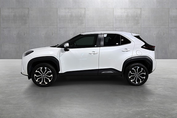 Toyota Yaris Cross 2 of 28