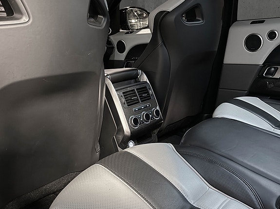 Land Rover Range Rover Sport 21 of 28
