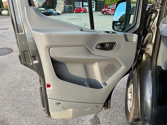 Ford Transit 19 of 30