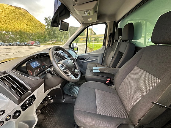 Ford Transit 21 of 30