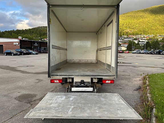 Ford Transit 12 of 30