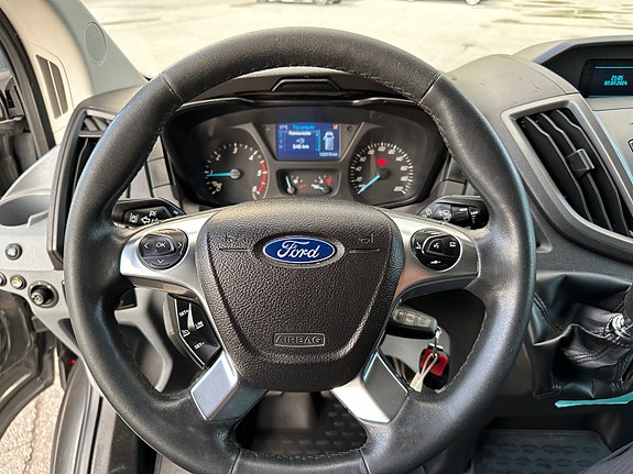 Ford Transit 25 of 30
