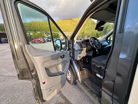 Ford Transit 18 of 30