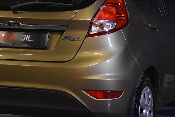 Ford Fiesta 9 of 17