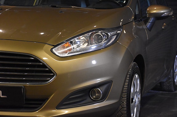 Ford Fiesta 4 of 5