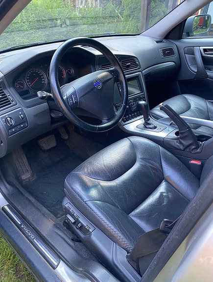 Volvo XC70 7 of 12