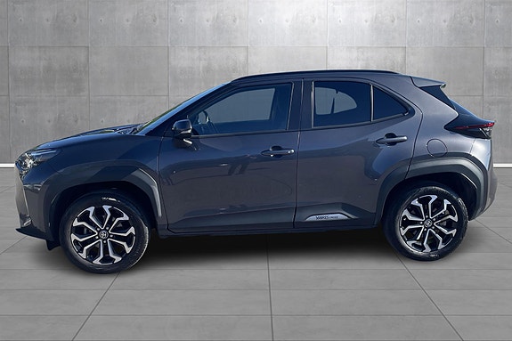 Toyota Yaris Cross 2 of 19