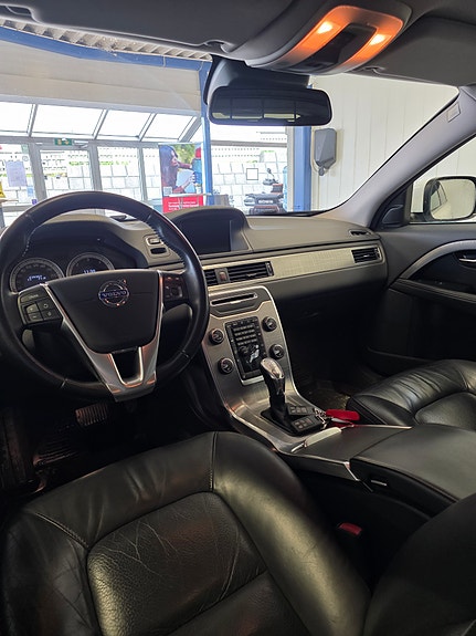 Volvo XC70 9 of 25