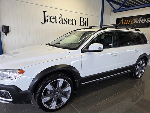 Volvo XC70 2 of 5